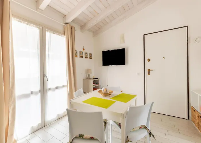 Apartamento Attic With Terrace And Swimming Pool
