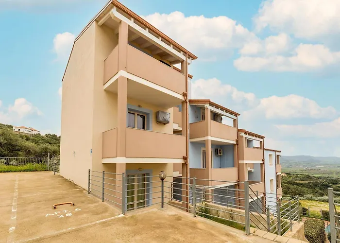 Apartamento Attic With Terrace And Swimming Pool