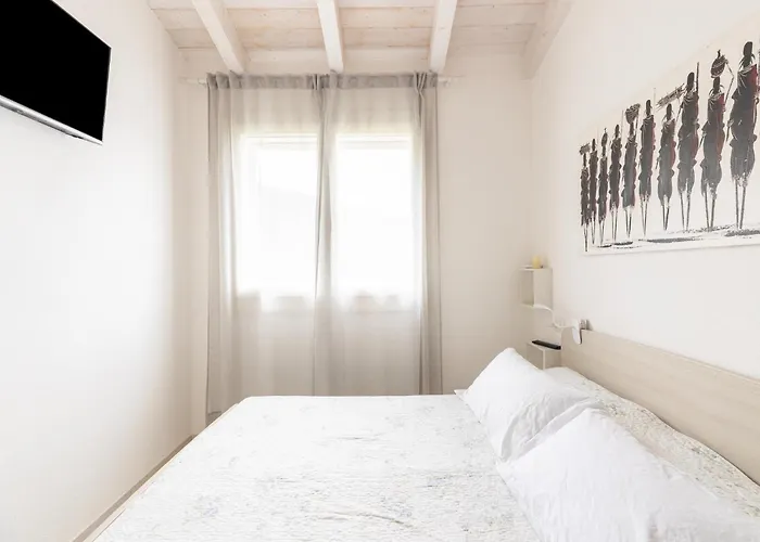 Attic With Terrace And Swimming Pool