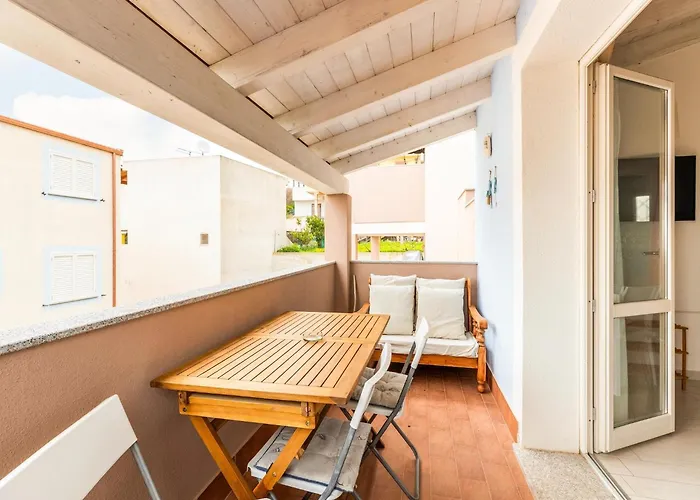 Attic With Terrace And Swimming Pool Apartamento Badesi