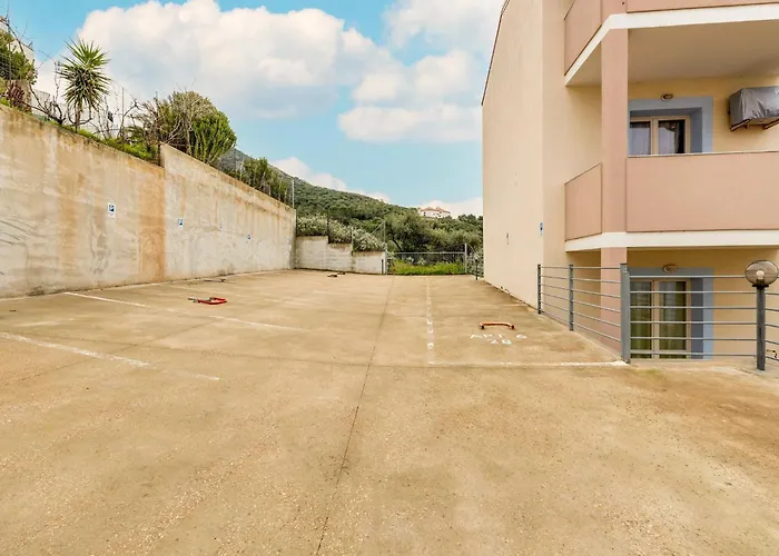 Apartamento Attic With Terrace And Swimming Pool *