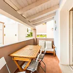 Attic With Terrace And Swimming Pool Apartmán Badesi