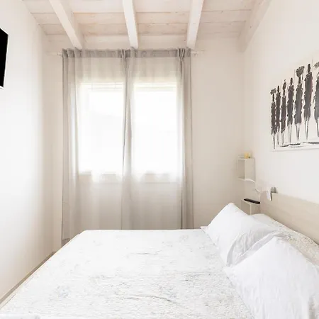 Attic With Terrace And Swimming Pool