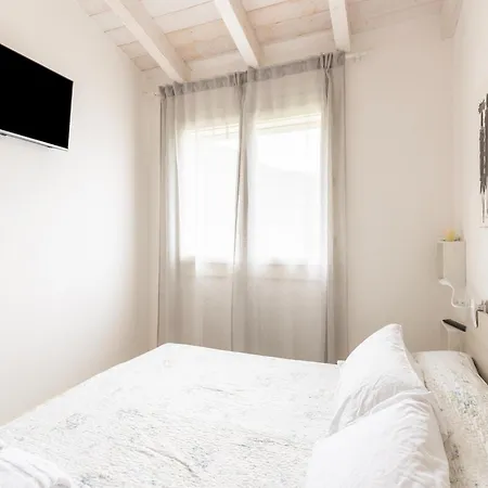 Attic With Terrace And Swimming Pool Apartment