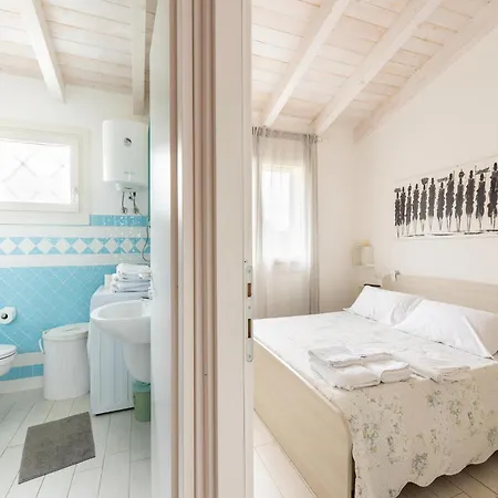 Attic With Terrace And Swimming Pool Apartment