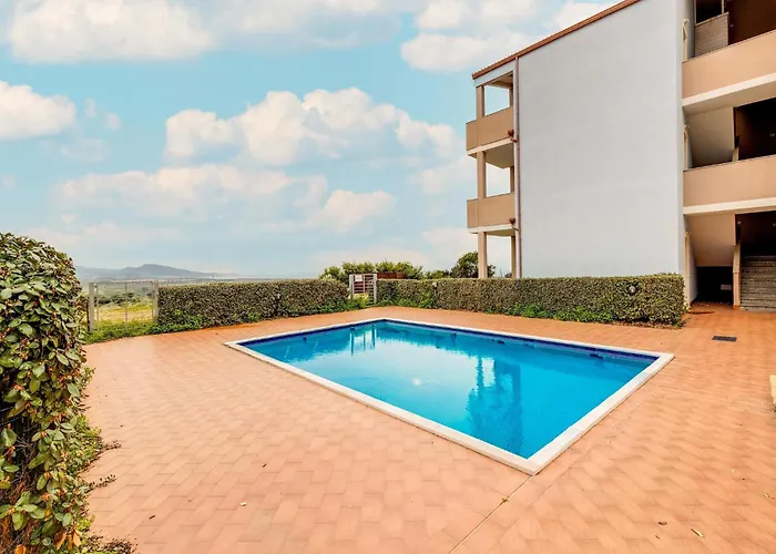 Apartment Attic With Terrace And Swimming Pool